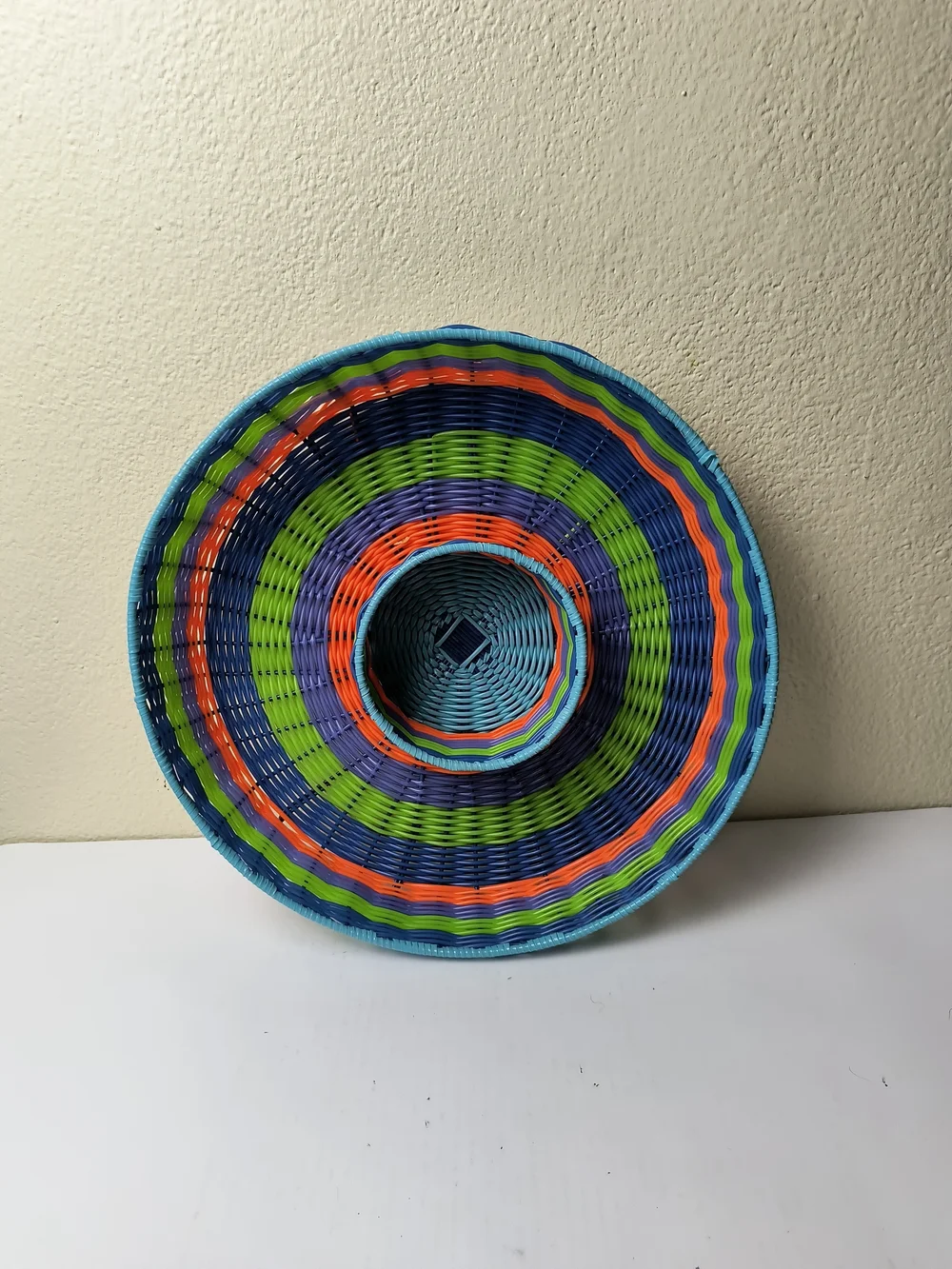 Vintage Boston Warehouse Woven Plastic Multi Appetizer Serving Tray Ship & Dip